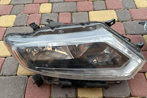 Фара передня ліва Nissan Rogue 14-16 26060-4BA2A