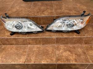 Фара передняя левая Toyota Sienna 2010-2014, галоген, оригинал, б/у, 8115008030