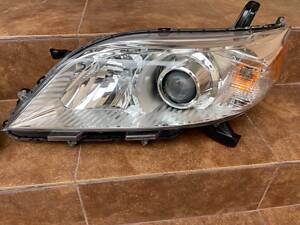 Фара передняя левая Toyota Sienna 2010-2014, галоген, оригинал, б/у, 8115008030