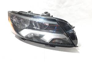 Фара передняя правая (дефект) Volkswagen Passat S 2012-2015 561941006D Volkswagen Passat S
