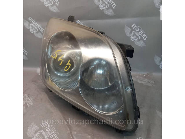 Фара передняя правая к рестайлингу Toyota Avensis T25 2003-2008 8113005194