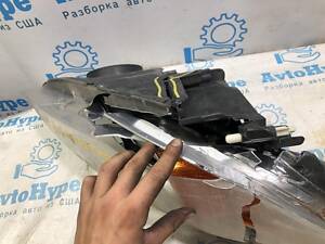 Фара передняя правая Ford C-max MK2 13-16 (01) сильный дефект, на джч, стекло и корпус разломаны DM5Z13008C