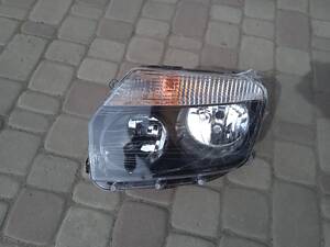 Фара передня чорна ліва Renault Dacia Duster 2010-2015