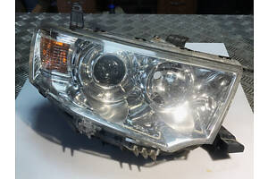 Фара передняя правая Mitsubishi L200 2010-2015 8301a878