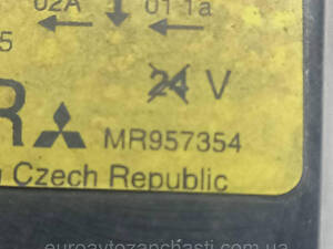 Фара права -09 Mitsubishi Colt (Z3) 2004-2012 mr957354