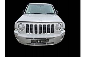 Фара правая комплектный перед jeep patriot 08r