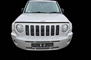 Фара права комплектний перед jeep patriot 08r