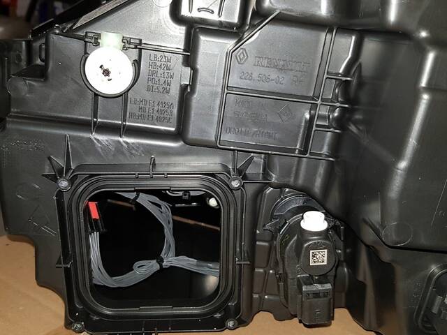 Фара права LED Trafic III (14-) Renault Trafic Рено Трафик 260103799R - Фото 7