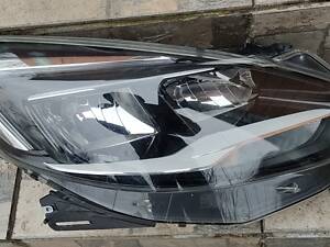 Фара права OPEL ZAFIRA C 2016