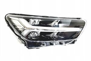 Фара права перед led volvo xc40 31655990