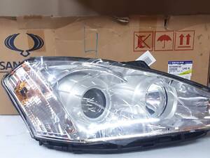 Фара права електрокоректором ручне регулювання матова 8310409102 SsangYong Kyron 05-11