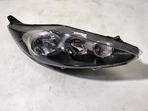 8A6113W029AJ Фара права темна з електрокоректором Ford Fiesta 09-17 (8A6113W029AJ, 1661431, 8A6113W029AG, 1734613, 1524