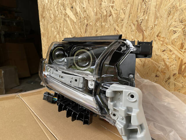 Фары Toyota Land Cruiser 200 2016 2020 LED BLACK - Фото 2