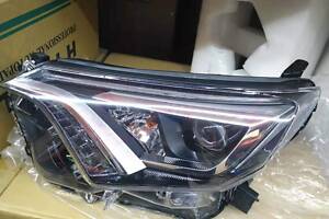 Фары TOYOTA RAV4 2016-2019 LED 8118542680