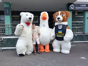 Феєричний Сюрприз: Білий Надувний Ведмідь для Експрес-Привітання!