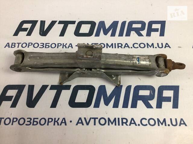 Домкрат Fiat Punto 3 2005-2018 46522290