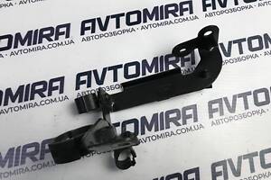 Кронштейн двигуна Fiat Punto 3 2005-2018 55204617