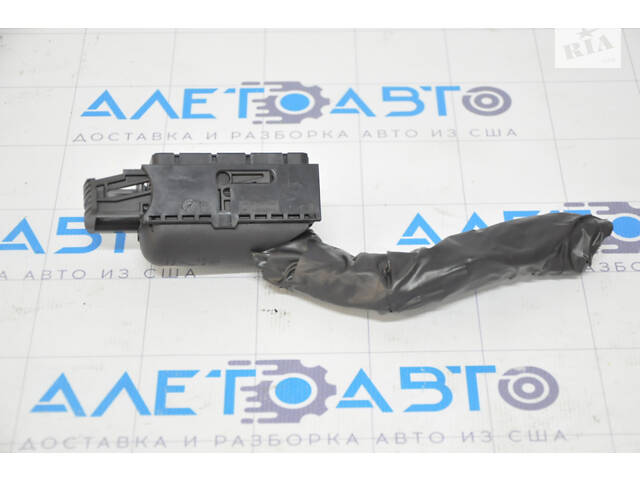 Фишка на блок ECU компьютер двигателя Audi A4 B8 08-16 2.0T большая