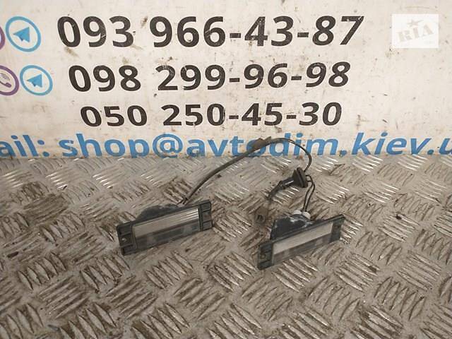 Фонарь подсветки номера в сборе MR441889 Mitsubishi Pajero Wagon 3 1999-2006