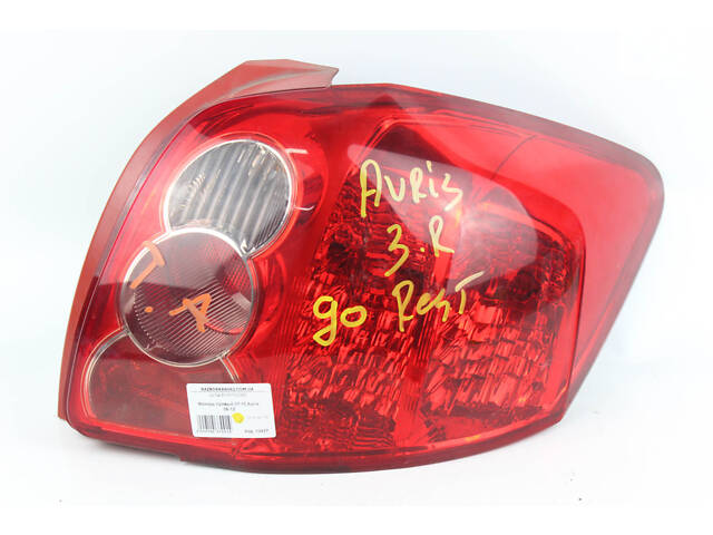 Фонарь правый 07-10 Toyota Auris 2006-2012 8155102380