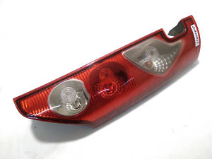 Фонарь правый распашной двери 8200419952 RENAULT Kangoo 09-17, Kangoo 08-17; MERCEDES-BENZ Citan 12-21