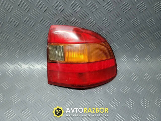 Фонарь, стоп сигнал задний правый 1222006, 90442021 на седан Opel Astra F 1991-1998 год - Фото 1
