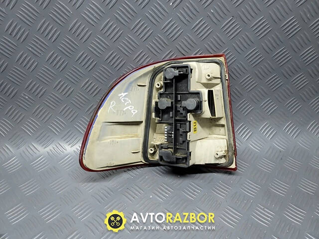 Фонарь, стоп сигнал задний правый 1222006, 90442021 на седан Opel Astra F 1991-1998 год - Фото 3