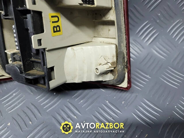 Фонарь, стоп сигнал задний правый 1222006, 90442021 на седан Opel Astra F 1991-1998 год - Фото 4