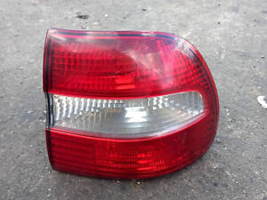 Фонарь стоп задний правый Volvo V40 1996-2004г.в. 30887334