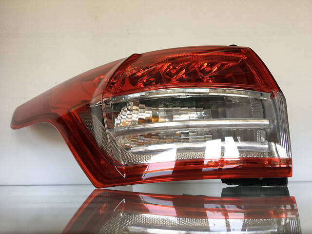 Фонарь внешний Ford Escape MK3 13-16 левый Led CJ5Z-13405-B - Фото NaN