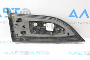 Ліхтар внутрішній кришка багажника правий Chevrolet Volt 11-15 зламане кріплення, скол