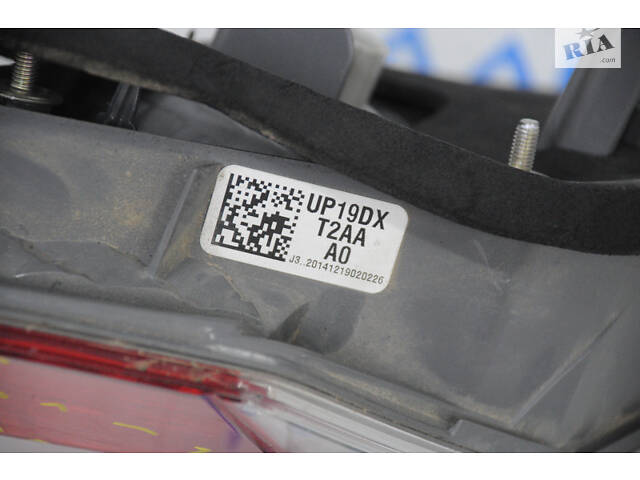 Фонарь внутренний крышка багажника правый Honda Accord 13-15 царапины, отломан фрагмент корпуса - Фото 3