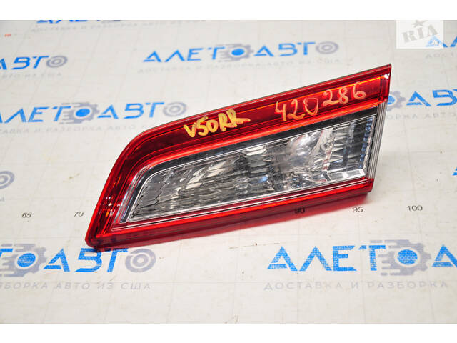 Фонарь внутренний крышка багажника правый Toyota Camry v50 12-14 usa под полировку - Фото 1