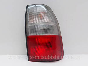 Фонарь задний правый Mitsubishi L200 2001-2005 MR981082