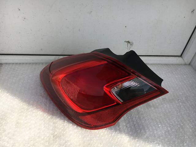 Фонарь задний наружный левый Opel Corsa E, 2014-2019, 3-двери, оригинал, б.у.,13428455