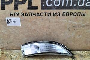 Ford Fiesta MK7 2008-2012 повторювач повороту правий у дзеркало 8A61-13B382-A