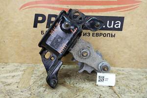 Ford Fiesta Mk7 2008-2017 Подушка кронштейн АКПП 8v517m121ae / a597m121aa