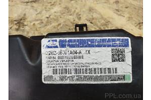 Ford Fiesta MK7 2013-2019 USA Накладка радиатора передней панели верхняя D2BB-A001A04-AD
