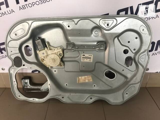 Стеклоподъемник передний правый электро Ford Focus 2 1738646