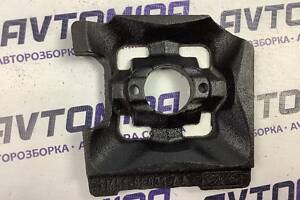 Кронштейн подушки КПП верхней Ford Focus 2 2.0 TDCI 2005-2008 7M516F031AA