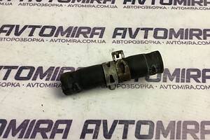 Патрубок масляного радиатора Ford Focus 2 2.0 TDCI 2008-2010 8653792