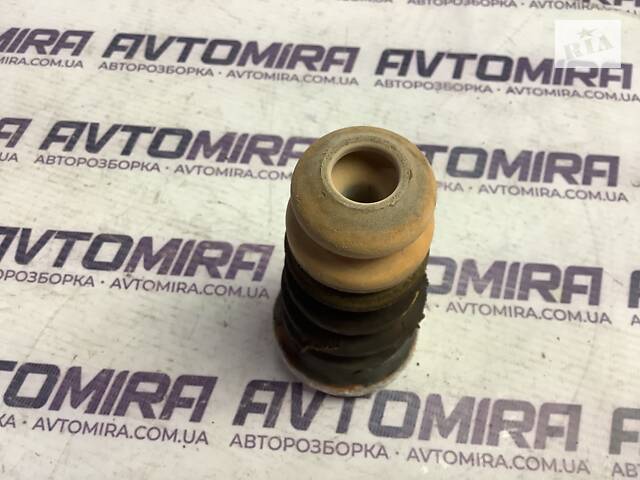 Отбойник заднего амортизатора Ford Focus 2 2005-1323629