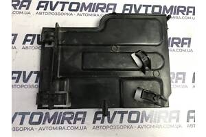 Кришка акумулятора Ford Focus 2 2005-2010 4M5110757BB