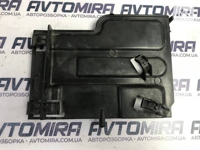 Кришка аккумулятора Ford Focus 2 2005-2010 4M5110757BB