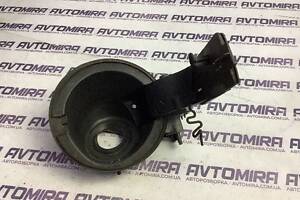 Кронштейн лючка паливного баку Ford Focus 2 2005-2010 4M51A405A02AB