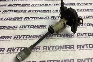 Замок капота Ford Focus 2 2005-2011 4895285