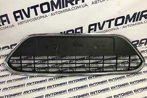 Решітка переднього бампера Ford Focus 2 2008-2010 8M5117K945AFW