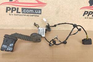 Ford Focus 2 II mk2 2004-2011 Проведення задніх правих дверей 3M5T-14240-AJR