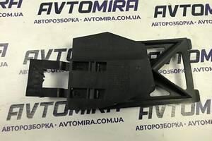 Кронштейн замка передней правой двери Ford Focus 3 Ford Focus 3 2011-2017 BM51A211B14A