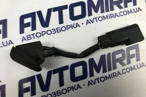 Форсунка омивача лобового скла з підігрівом Ford Mondeo 2007-2014 XS4117666A